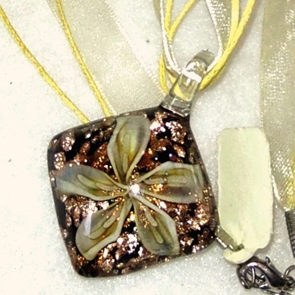 Glitter Glass Pendant Yellow Flower - Picture 1 of 9